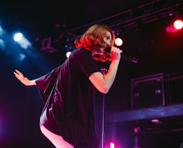 Tei Shi Mesmerizes at Tour Opener in Boston