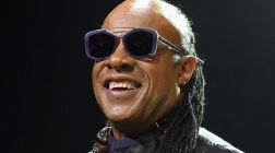 Music Sin Fronteras – Stevie Wonder