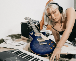 New Single Premiere: Ashlynn Malia Releases “from the moon-voice memo”